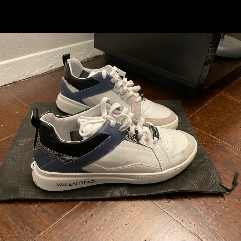 Valentino sneakers size 8.5